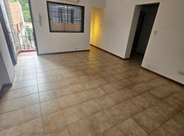 PH de 4 ambientes, Tres de Febrero · PH 4 Amb. con Balcón, Patio y Terraza. Muy Amplio - Exc Ubicación