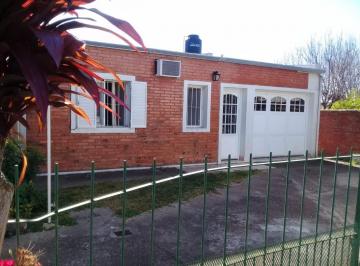 Casa · 65m² · 2 Ambientes · 1 Cochera · En Venta Oportunidad en Zona Sur Casa 1 Dormitorio con Cochera Ideal Inversion