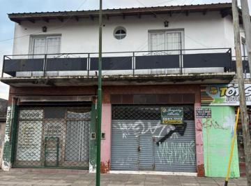 VRP-VRP-449_2 · Venta en Block - 3 Locales Comerciales + Depto 3 Amb