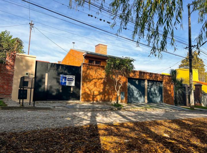 Casa · 109m² · 5 Ambientes · 1 Cochera