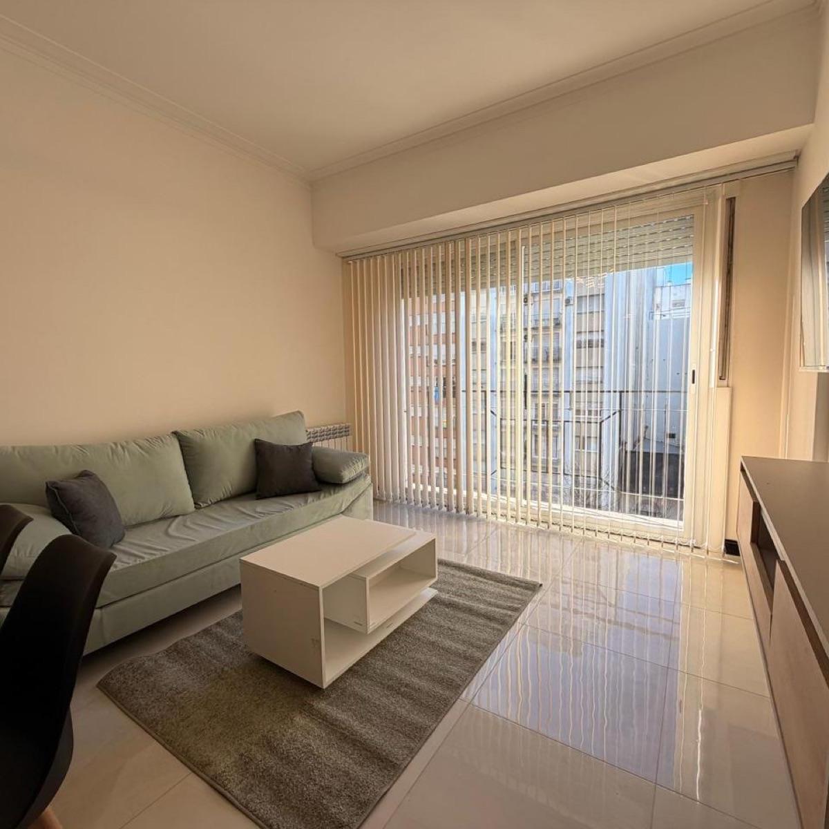 Depto 3 amb, 68m² reciclado con balcón — Plaza Colón