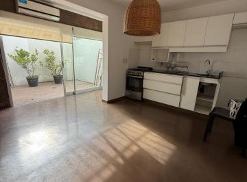 Casa · 132m² · 6 Ambientes · 1 Cochera · Casa en Alquiler Tipo PH de 4 Dorm..