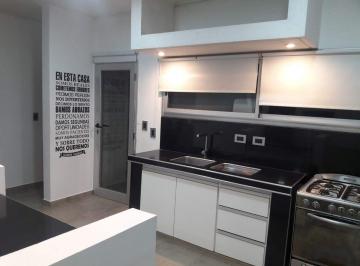 Casa · 96m² · 4 Ambientes · 1 Cochera · Casa Venta Sicardi 3 Dorm. Patio