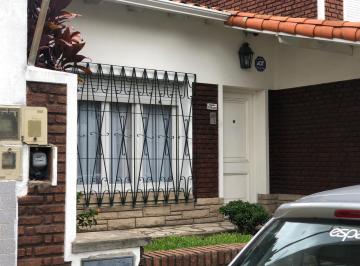 Casa · 190m² · 5 Ambientes · 1 Cochera · Casa en Venta 4 Ambientes con Quincho - Quilmes Oeste