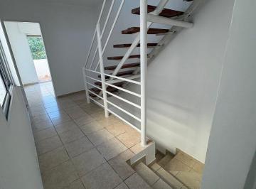 Casa · 88m² · 5 Ambientes · 1 Cochera · Se Vende Dúplex con Amplia Terraza - Catamarca