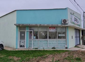 Local comercial · 300m² · Oportunidad Comercial en Esquina - Salon de Eventos + Peluqueria