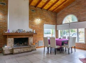 Casa · 330m² · 6 Ambientes · 3 Cocheras · Casa en Venta en Boca Ratón Country Club Pilar