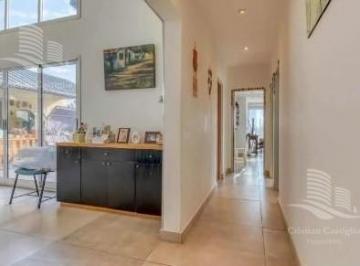 Casa · 160m² · 5 Ambientes · 4 Cocheras · Venta Casa 5 Ambientes San Sebastián