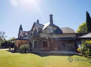 Casa · 650m² · 5 Dormitorios · 4 Cocheras · Casa en Martindale C. C