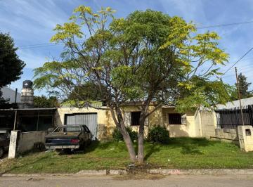 Casa · 67m² · 3 Ambientes · Venta - Oportunidad Casa a Refaccionar - Parque Liceo