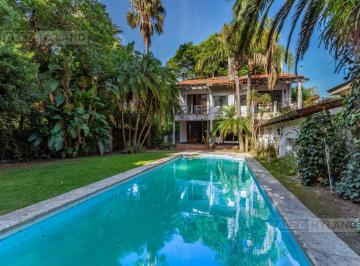 Casa · 302m² · 3 Ambientes · 2 Cocheras · Casa en Venta y Alquiler en Excelente Ubicación en Acassuso, a Pasos del Río, San Isidro