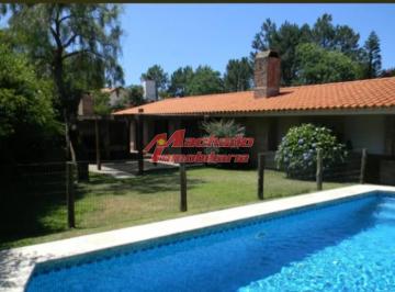 Foto1 · Casa en Venta en Pinares, Agradable Entorno.