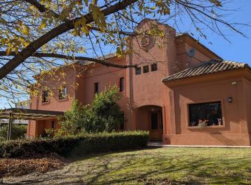 Casa · 530m² · 9 Ambientes · 3 Cocheras · Casa 9 Ambientes en Pilara, 1500 m² de Terreno