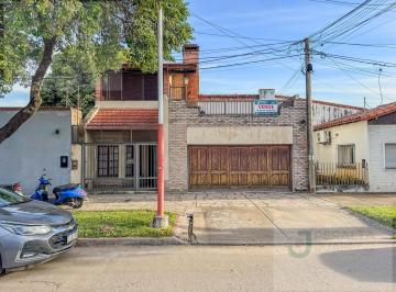 Casa · 312m² · 6 Ambientes · 2 Cocheras · Casa en Venta 4 Dorm. Centro