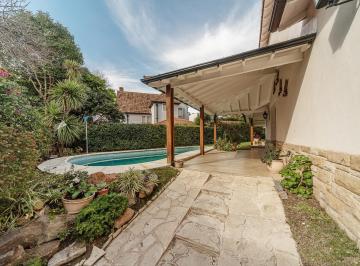 Casa · 295m² · 5 Ambientes · Venta Casa 5 Ambientes Martinez Pileta Jardin Parrilla Apto Credito - Permuta