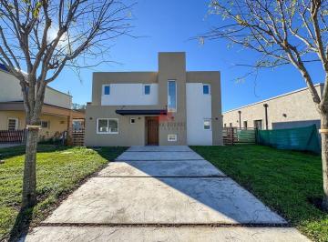 Casa · 144m² · 5 Ambientes · 1 Cochera · Casa en Venta en San Pablo, Pilar, G. B. a. Zona Norte