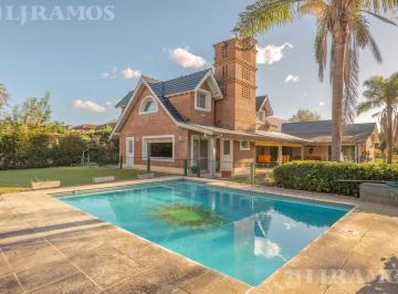 Casa · 299m² · 6 Ambientes · 3 Cocheras · Casa en Santa Maria de Los Olivos