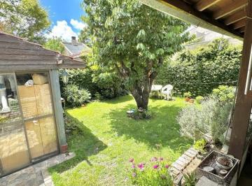 Casa · 160m² · 4 Ambientes · 2 Cocheras · Chalet 4 Amb con Parque en Los Pinares