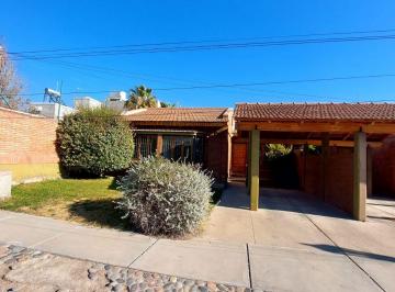 Casa · 155m² · 5 Ambientes · 1 Cochera · Casa en Callejon Privado - 3 Dorm - G. Cruz Mendoza