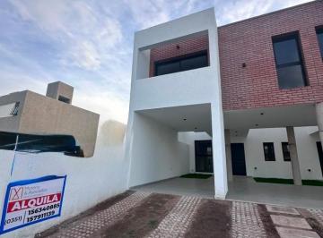 Casa · 150m² · 4 Ambientes · 2 Cocheras · Se Alquila Duplex en Docta