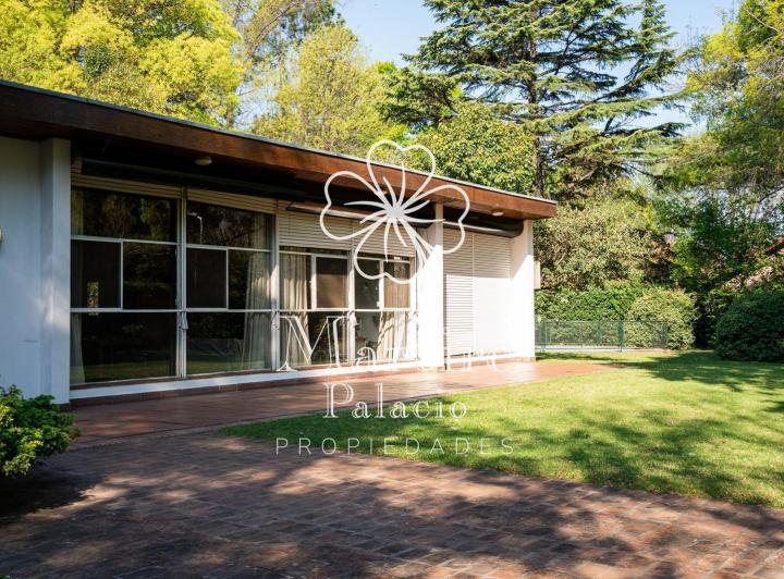 Casa · 198m² · 6 Ambientes · 2 Cocheras