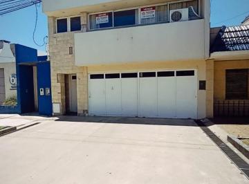 Casa · 262m² · 9 Ambientes · 3 Cocheras · En Venta Majestuosa Propiedad Zona Cristo