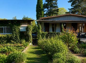 Casa · 119m² · 4 Ambientes · Un Refugio con Alma Propia a Pasos de La Laguna de Lobos