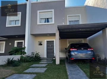 Casa · 130m² · 6 Ambientes · 2 Cocheras · Venta Dúplex 3 Dorm. en Chacras del Norte con Patio Parquizado, Galería Techada y Cochera