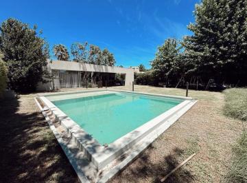 Casa · 220m² · 6 Ambientes · 2 Cocheras · Casa 3 Dorm. en Alquiler, Barrio Cerrado, Miraflores, Funes