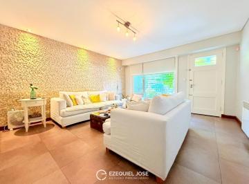 Casa · 163m² · 4 Ambientes · 1 Cochera · Venta - Excelente PH 4 Ambientes C/cochera y Patio - Nueva Pompeya