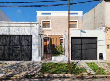Casa · 223m² · 5 Ambientes · 2 Cocheras · Venta Casa 5 Ambientes en Quilmes - Apto Credito