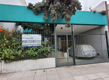 Casa de 4 ambientes, Liniers · Excelente Casa de 4 Amb con Cochera Cub /desc. Lote 8.66 X 34