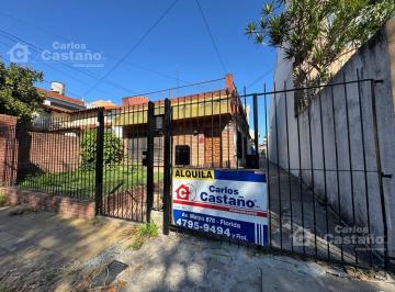 Casa · 130m² · 3 Ambientes · Exc Casa en PH Al C/frente, 3 Amb con Jardín y Patio.