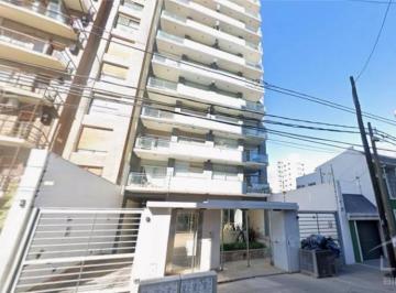 Departamento · 45m² · 2 Ambientes · 1 Cochera · Departamento 2 Ambientes con Balcón en Alquiler - Quilmes Centro