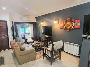 Casa · 178m² · 5 Ambientes · 2 Cocheras · Casa 5 Amb con Parque y Quincho en Caisamar