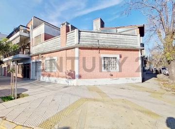 Casa · 150m² · 5 Ambientes · 1 Cochera · Casa 5 Ambientes con Terraza, Quincho y Cochera Villa Luro