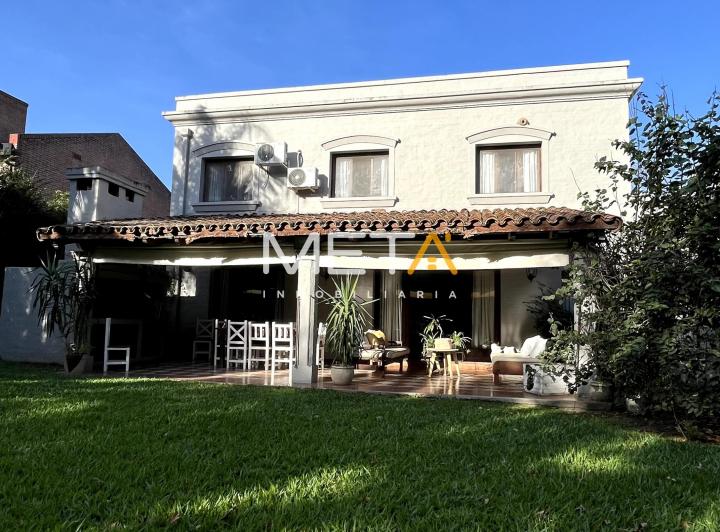 Casa · 200m² · 7 Ambientes · 2 Cocheras