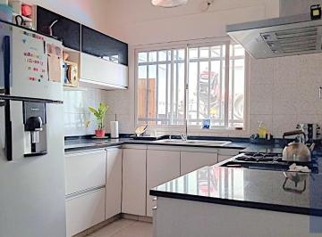 PH · 50m² · 3 Ambientes · PH en V. Talleres