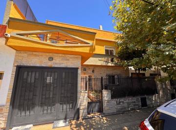 Casa · 173m² · 4 Ambientes · Casa en Venta – 4 Ambientes con Amplios Espacios y Terraza