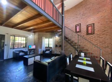 Casa · 141m² · 5 Ambientes · Casa en Venta Villa Castells