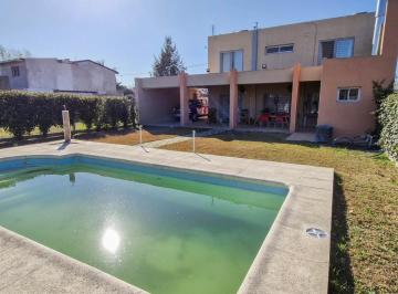 Casa · 150m² · 4 Ambientes · 2 Cocheras · Casa en Venta, Dos Dorm.. Jardín, Pileta y Quincho. Pueblo Esther.