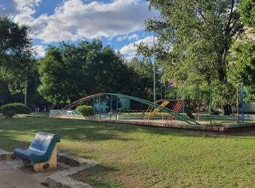 Departamento de 3 ambientes, Avellaneda · 3 Ambientes con Cochera. Parque con Juegos.