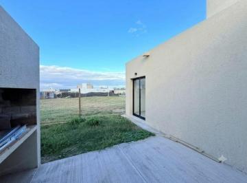 Casa · 55m² · 3 Ambientes · 1 Cochera · Dúplex en Venta de 1 Dormitorio En— Docta Parque