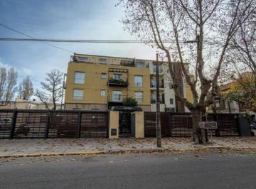 Departamento · 49m² · 2 Ambientes · 1 Cochera · Moderno Depto 2 Amb en Planta Baja, con Patio y Cochera. La Perla