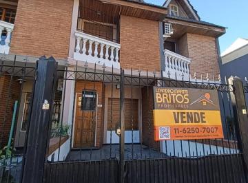 Casa · 75m² · 4 Ambientes · 1 Cochera · Triplex en Ramos Mejia - Apto Crédito