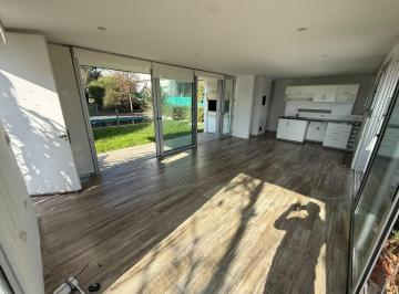 Casa · 80m² · 3 Ambientes · 2 Cocheras · Alquiler Barrio El Cauce City Bell