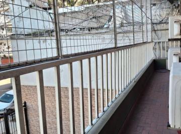 Departamento de 3 ambientes, Almagro · Semipiso 3 Amb Al Frente con Balcón Corrido | Impecable Boedo 300
