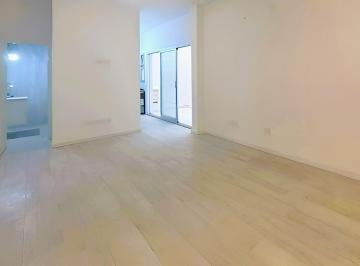 Departamento · 32m² · 1 Ambiente · Balvanera | Monoambiente Reciclado con Patio Propio | Pb | Ideal Inversión