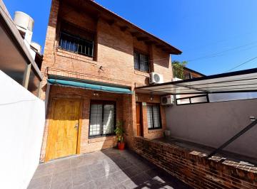 Casa · 85m² · 4 Ambientes · 1 Cochera · Casa Ramos Mejia Venta 3 Dor, Apto Credito, Patio