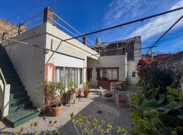 Casa · 84m² · 3 Ambientes · Venta Casa de Pasillo. Ayacucho 2300. República de La Sexta